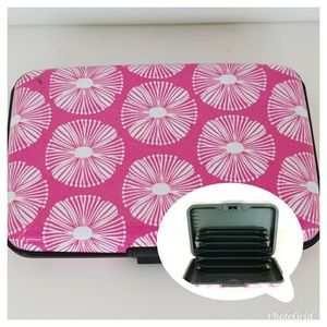Credit card Case w/ RFID Blocking Wallet: Pink and